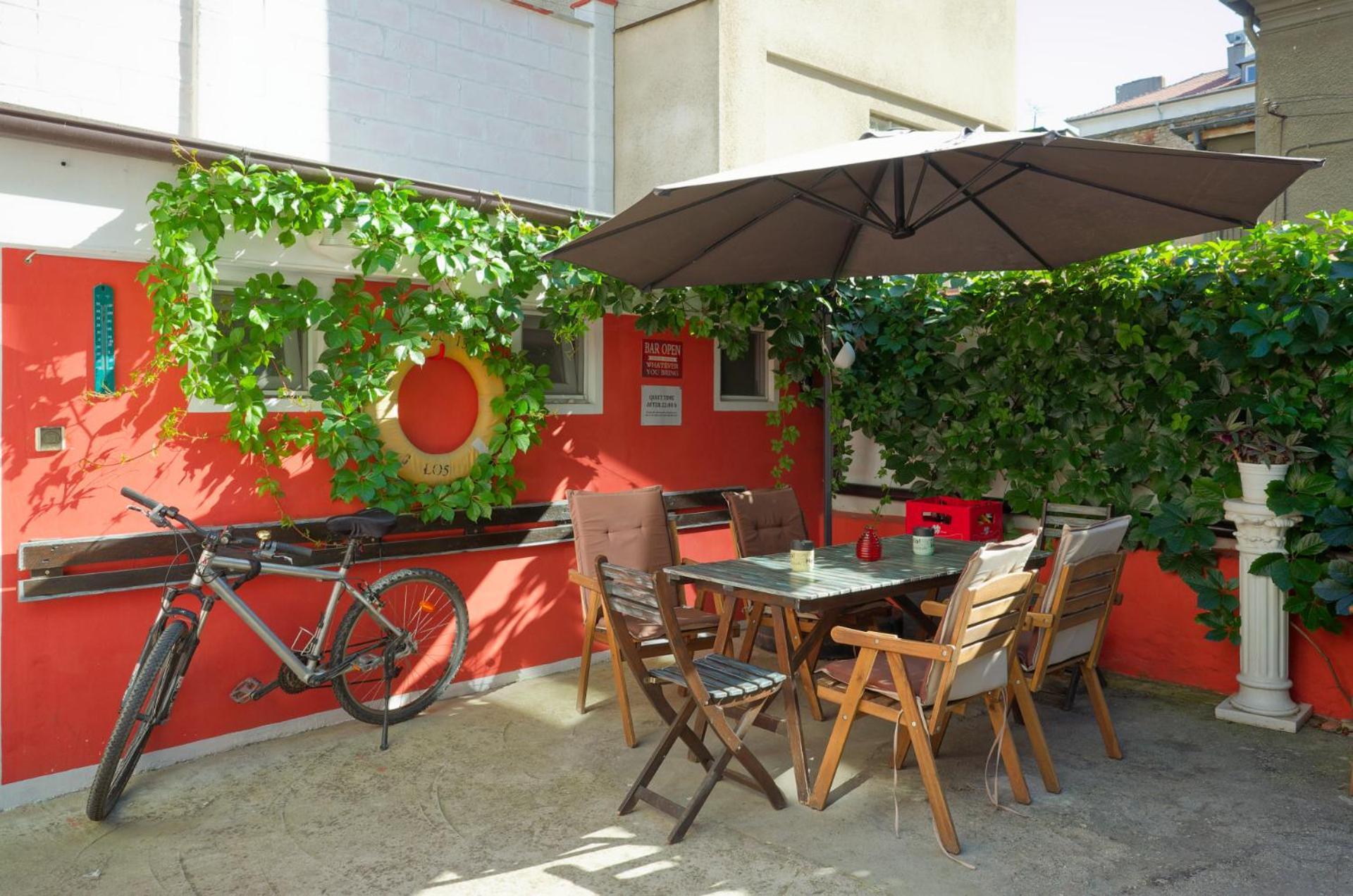 Nomado Hostel Varna Eksteriør billede